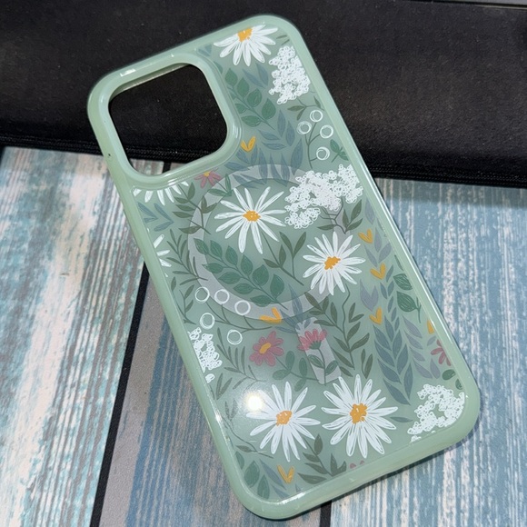 iPhone 14 Pro Max w/ MagSafe - Picture 3 of 3